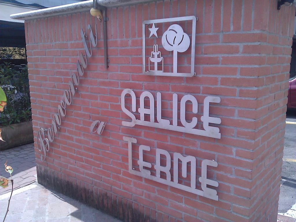 Appartamento Bilocale Salice Terme Esterno foto
